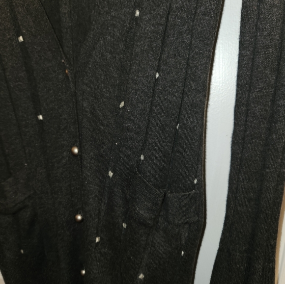 Gray long button up cardigan with front pockets, silver buttons & studs. - Picture 4 of 8